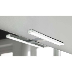 t.b.t. Accessorio per specchio: Moderna luce LED per specchio in look cromato.
