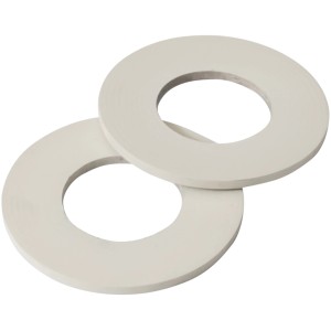 Due anelli di tenuta bianchi per rubinetti a sfera.