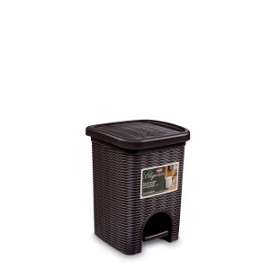 Cestino a pedale t.b.t. marrone in plastica effetto rattan.