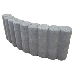 Bordura/cordolo grigio t.b.t. in cemento per il giardino.