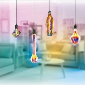 Lampadine LED E27 multicolore in varie forme come elementi decorativi.