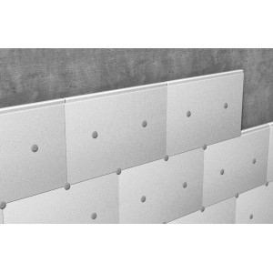 Installazione di pannelli isolanti bianchi con tasselli. Categoria: Tasselli.