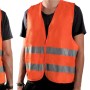 Gilet di sicurezza arancione ad alta visibilità con strisce riflettenti.
