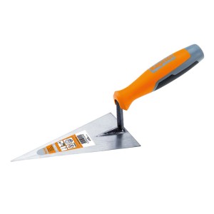 Cazzuola triangolare con manico arancio-grigio per muratura e piastrelle.