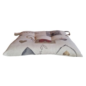 t.b.t. Cuscino per sedia con motivi a cuore e scritta 'Love'.