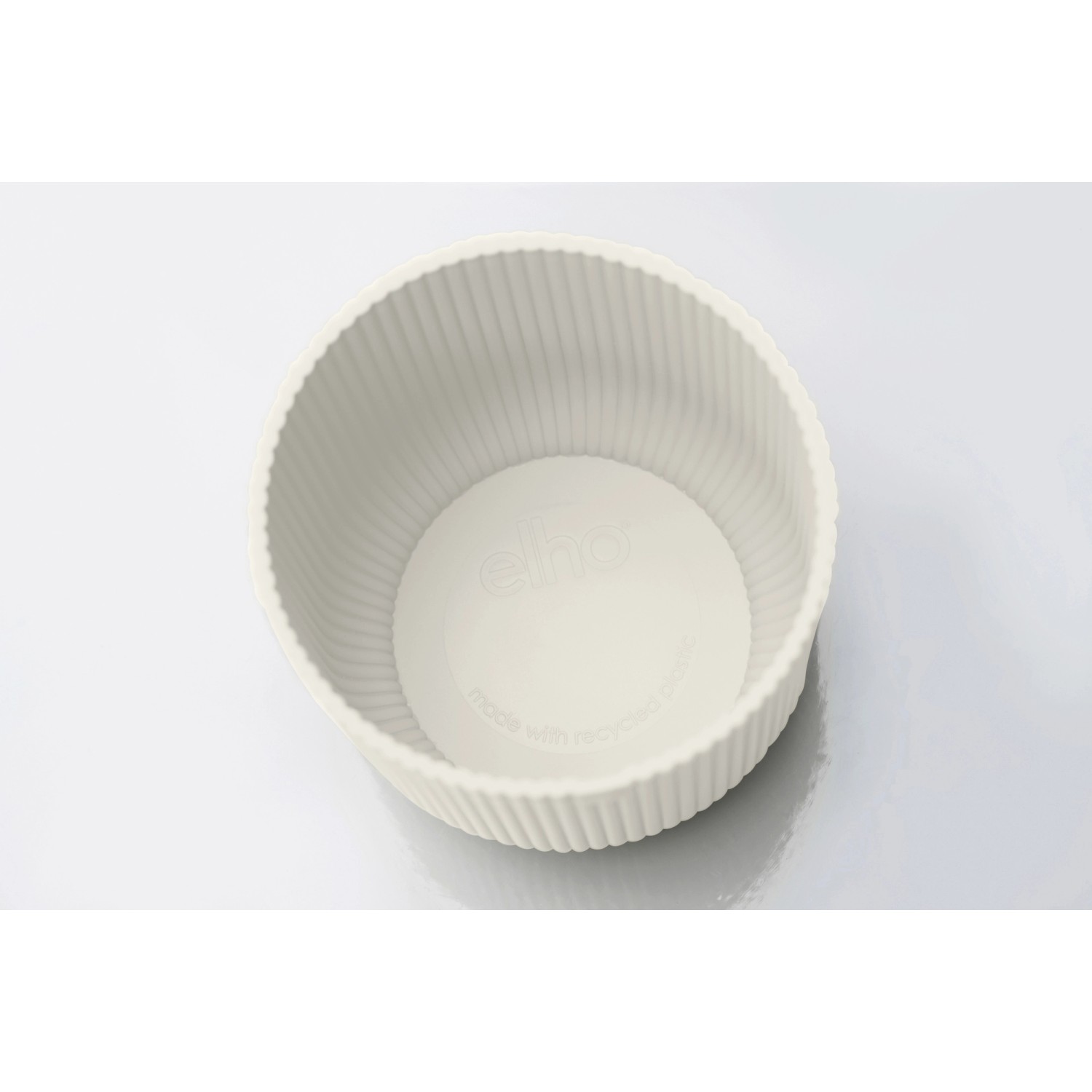 Vaso per fiori Elho Vibes Fold, Ø 14 cm, bianco seta, texture a coste, in plastica riciclata.