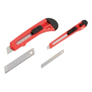 Set di 4 coltelli: taglierini a lama spezzabile rossi con lame di ricambio.