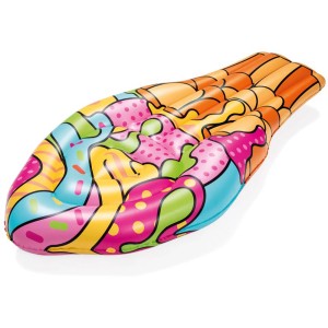 Colorata lounge da piscina t.b.t. con motivo gelato per l'estate.