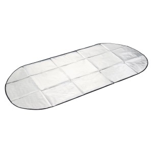 Copertura parabrezza auto argentata per protezione da gelo e sole.