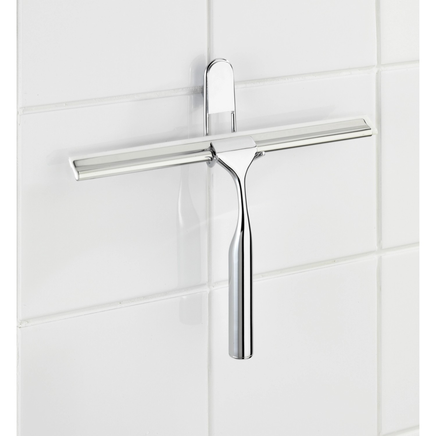 Wenko tergivetro Classic cromato con supporto su piastrelle bianche.