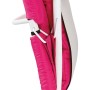 Sedia da spiaggia OBI Beverly Pink piegata con struttura bianca.