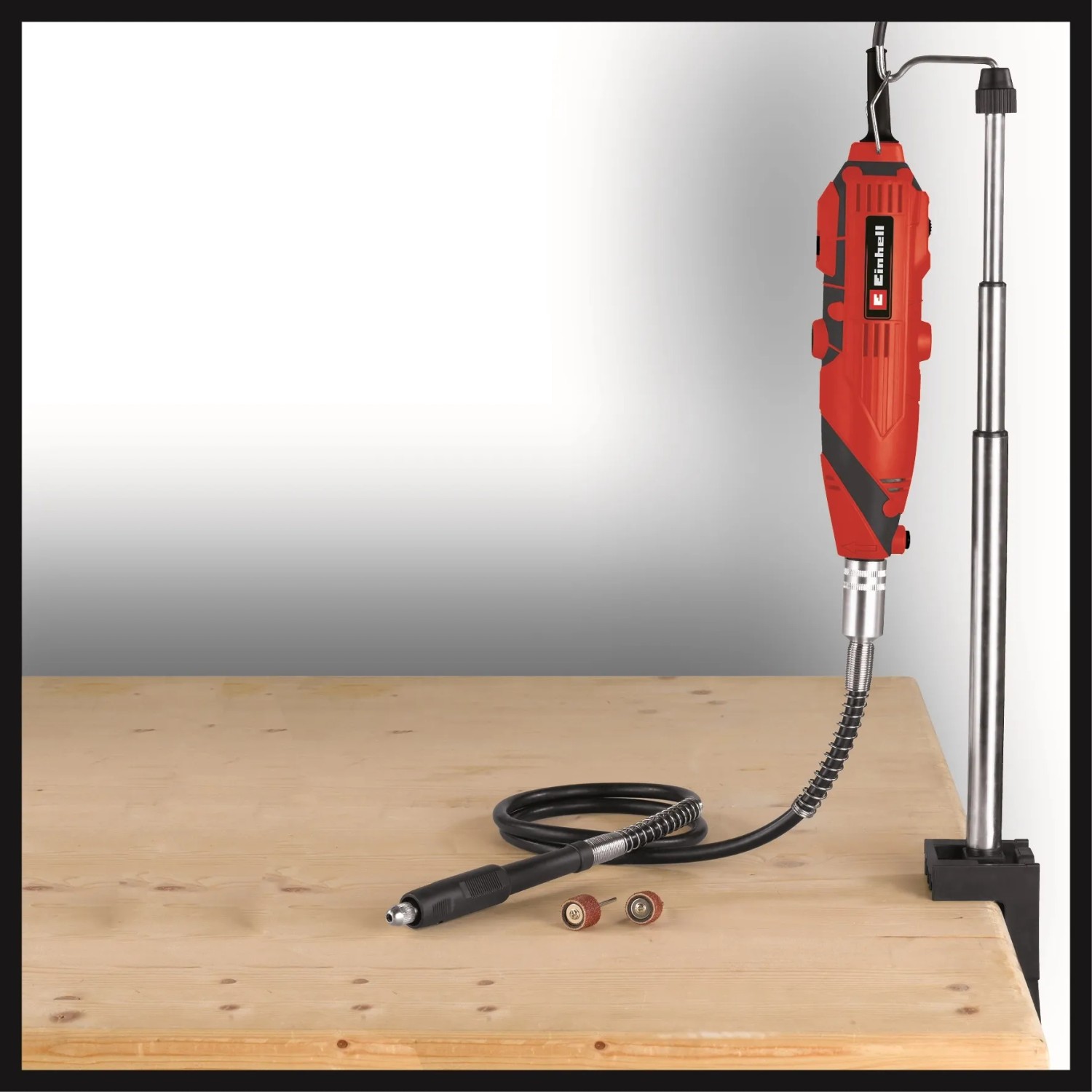 Einhell TC-MG 135 E utensile per levigatura e incisione con accessori e albero flessibile.