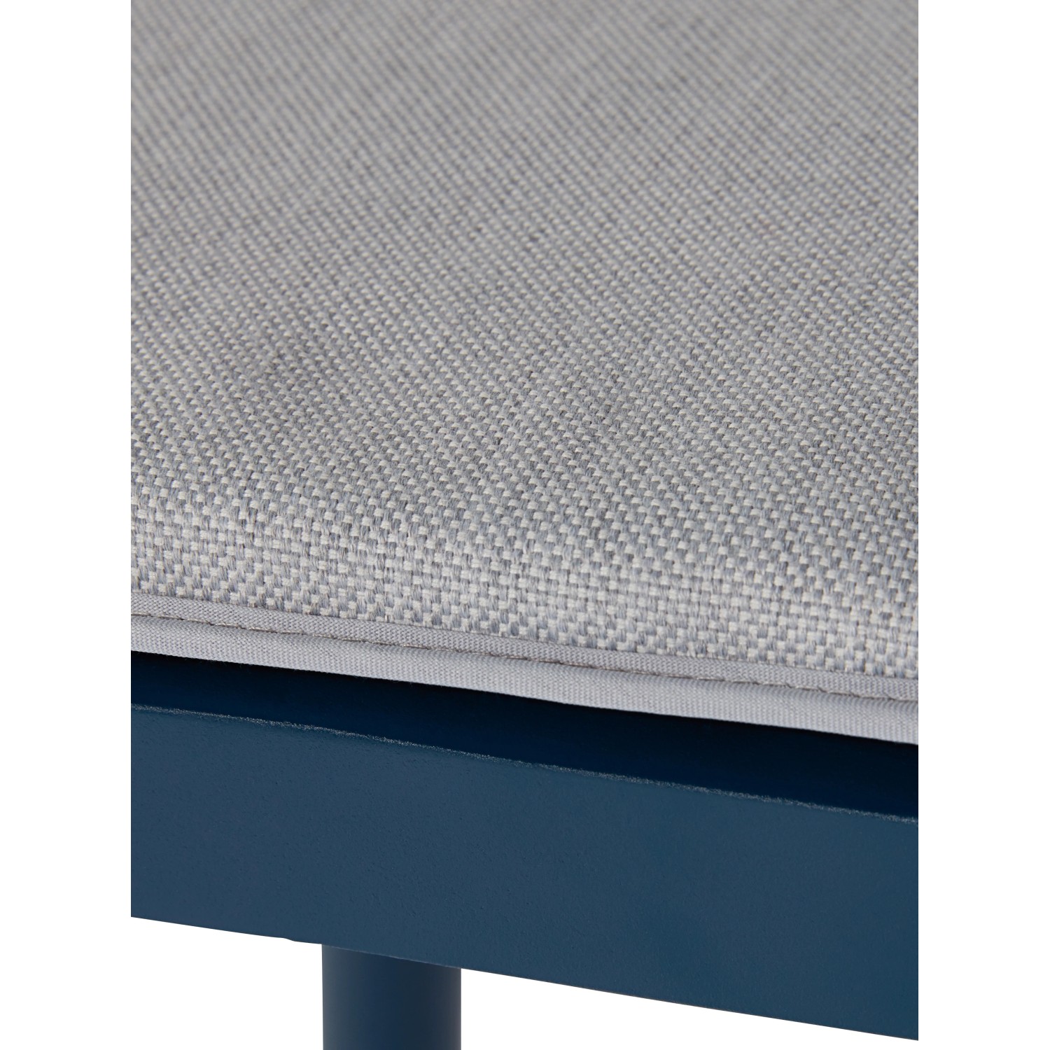 Dettaglio: Sgabello lounge blu Punta Gorda con cuscino seduta grigio.