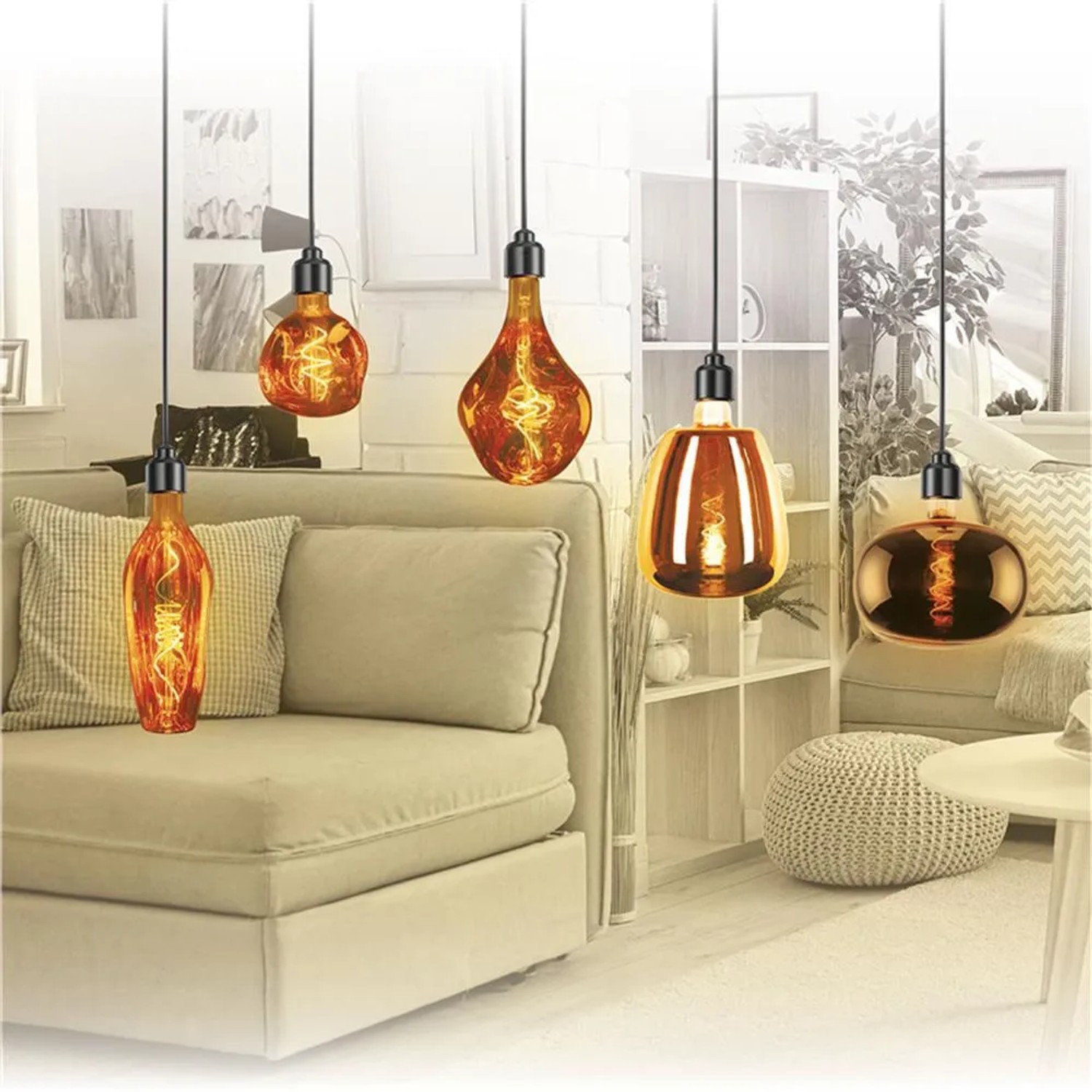 Diverse lampadine LED E27 t.b.t. in un ambiente domestico.
