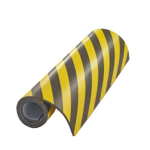 Abbigliamento da lavoro t.b.t. a strisce gialle e nere, arrotolato.