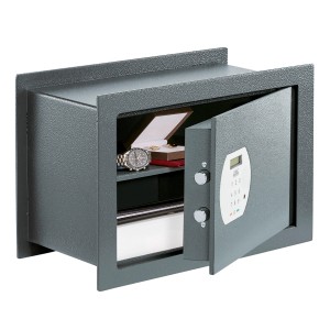 Cassaforte a muro Burg Wächter Pure Safe PSW 110 E antracite aperta con serratura digitale e oggetti di valore.