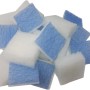 Summer Fun Filtercubes 320g per filtri piscina, cubi in poliestere bianco con accenti blu.