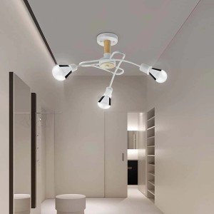 Plafoniera moderna bianca con quattro lampade in design minimalista. Illuminazione decorativa.