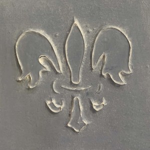 Giglio decorativo su sfondo blu, effetto pittura fai-da-te.