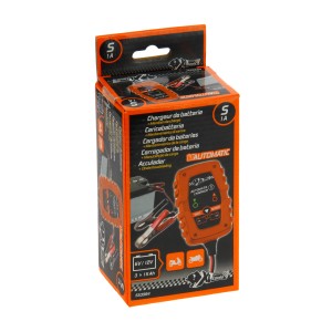 Confezione di un caricabatterie t.b.t. per auto, moto e scooter.