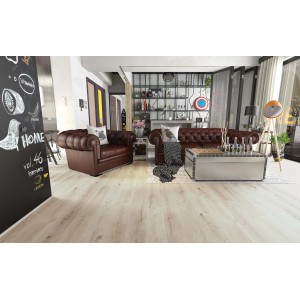 Pavimento vinilico chiaro in soggiorno con divano in pelle e decorazioni.