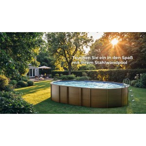 Piscina ovale Gre Amazonia effetto legno in giardino, scaletta inclusa.