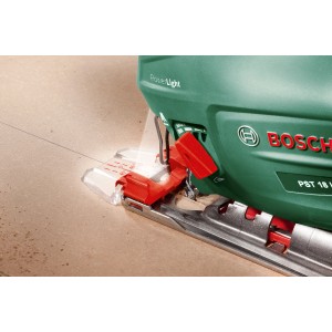 Seghetto alternativo a batteria Bosch PST 18 LI verde che taglia il legno.