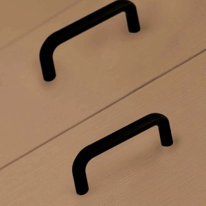 Set 2 maniglie in zama interasse 64 mm nero opaco