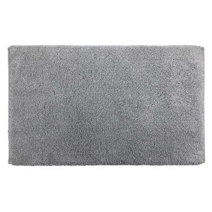 Tappeto da bagno t.b.t. grigio per un bagno elegante.