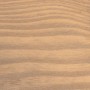 Primo piano di legno trattato con olio. L'olio per legno esalta le venature naturali.