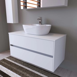 Mobile bagno bianco t.b.t. con lavabo da appoggio in bagno moderno.