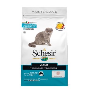 Schesir cibo secco per gatti, Adult, con pesce. Alimento per gatti in sacchetto bianco.