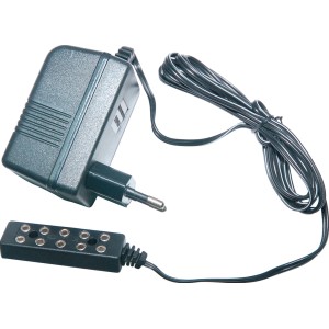 Alimentatore per illuminazione presepe con distributore per lampade multiple.