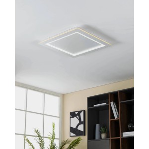 Plafoniera LED quadrata bianca Padrogiano-Z (59,5 cm) di Eglo Connect su un soffitto.