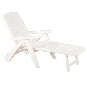 Lettino da giardino bianco in plastica con braccioli e schienale regolabile.