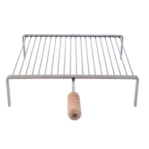 Griglia per barbecue con manico in legno.