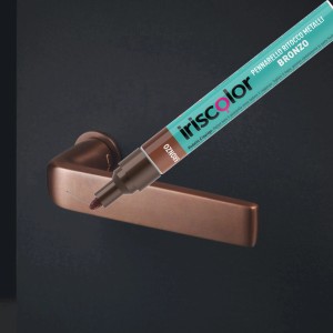 Pennarello ritocco color bronzo per riparare piccoli danni.