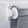Dettaglio di una tenda a rullo t.b.t. grigia con supporto bianco.