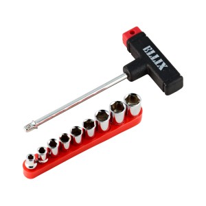 Set di chiavi a bussola da 10 pezzi con manico a T e bussole su supporto rosso.