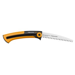 Seghetto a mano Fiskars Xtract SW73 con dentatura grossa per giardinaggio.