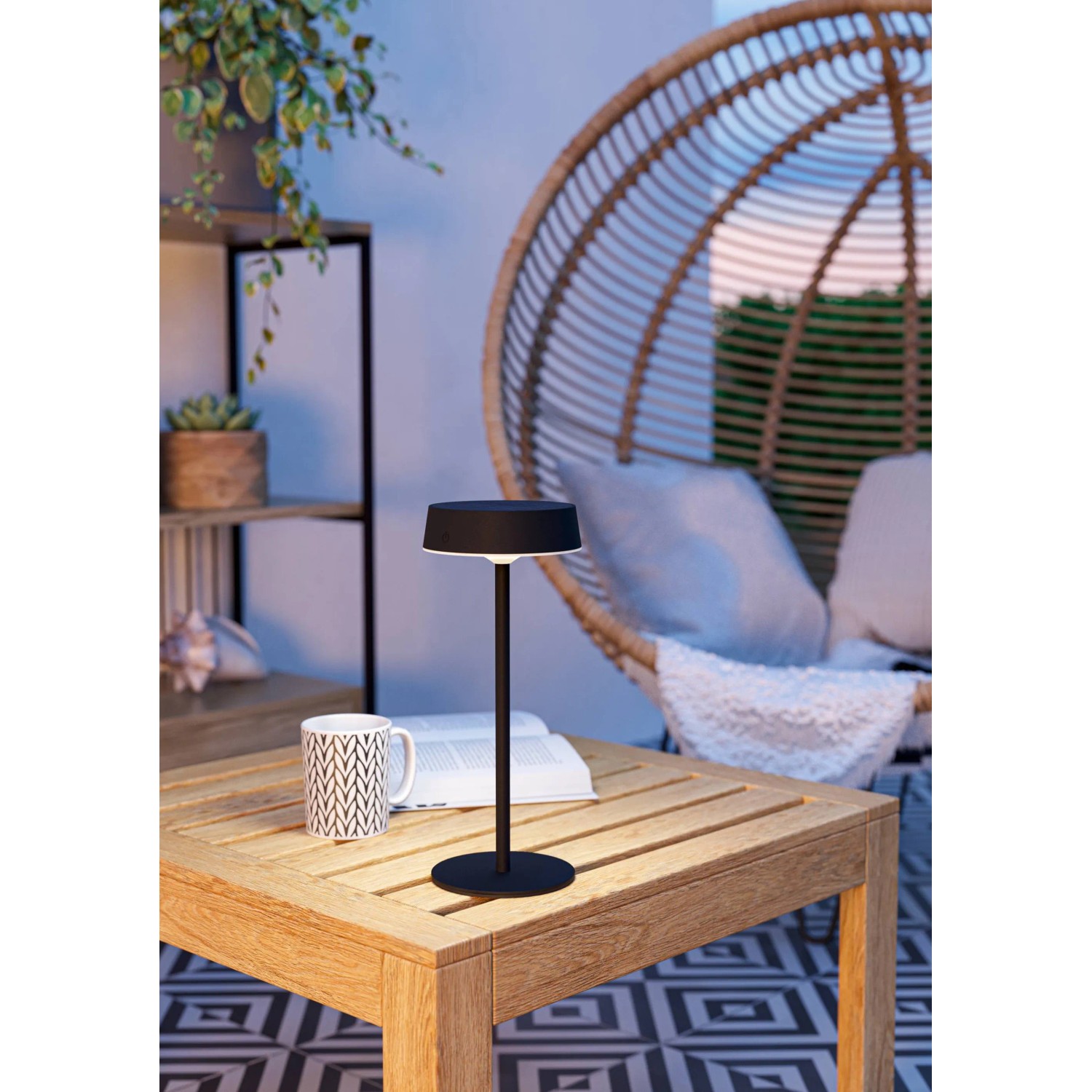 Eglo Lampada da parete per esterni Rubio, lampada da esterno con rilevatore di movimento, sensore crepuscolare, lampada da parete in alluminio fuso in nero, plastica in bianco, E27, IP44