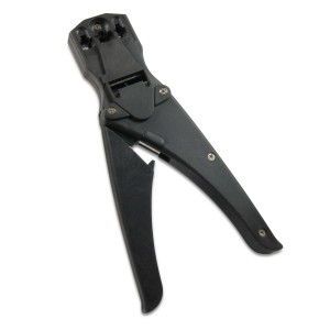 Pinza nera t.b.t. per lavori di precisione.