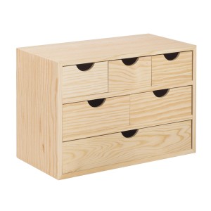 Cassettiera t.b.t. in legno naturale con sei cassetti di diverse dimensioni.