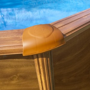 Dettaglio Gre Pool Mauritius Rotonda con effetto legno, copertura angolare marrone.