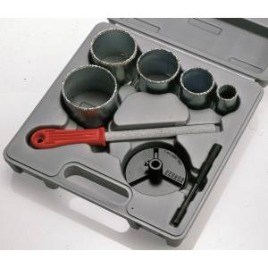 Set seghe a tazza LUX, 8 pezzi, con seghe (33-83mm), piastra di montaggio, punta da trapano e lima in metallo duro in valigetta.