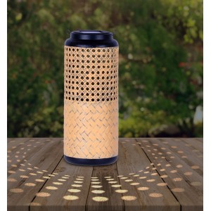 Lanterna solare decorativa con intreccio in rattan per il giardino.