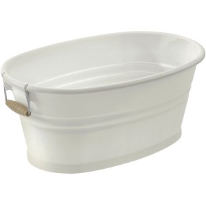 Vasca ovale bianca con manici in legno per pulizia o decorazione.