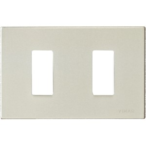Placca t.b.t. per interruttori e prese, colore crema.