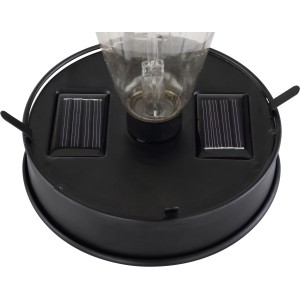 Dettaglio della lanterna solare nera t.b.t. con pannelli solari.