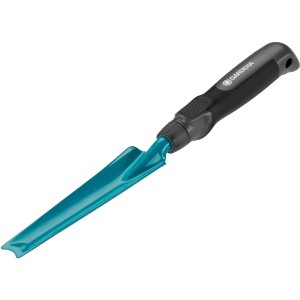 Sarchiatore Gardena con manico ergonomico per una facile rimozione delle erbacce in giardino.